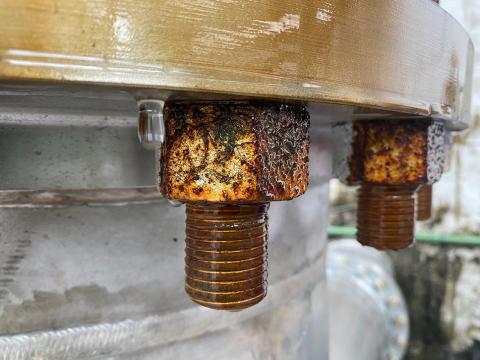 Rusty Fasteners Root of Listeria Contamination Risk